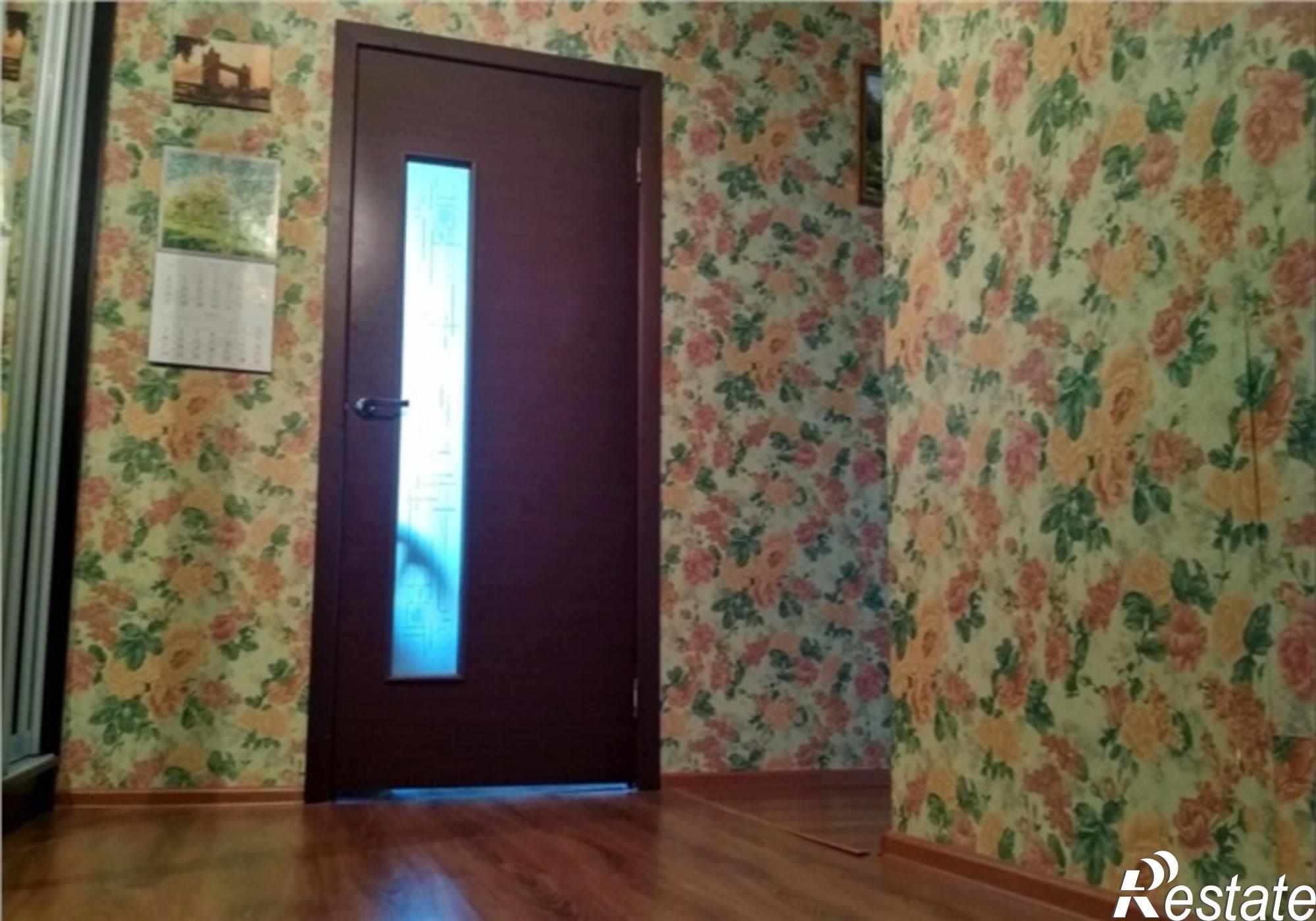 Купить квартиру за 2 400 000 рублей на Комарова улица, 132