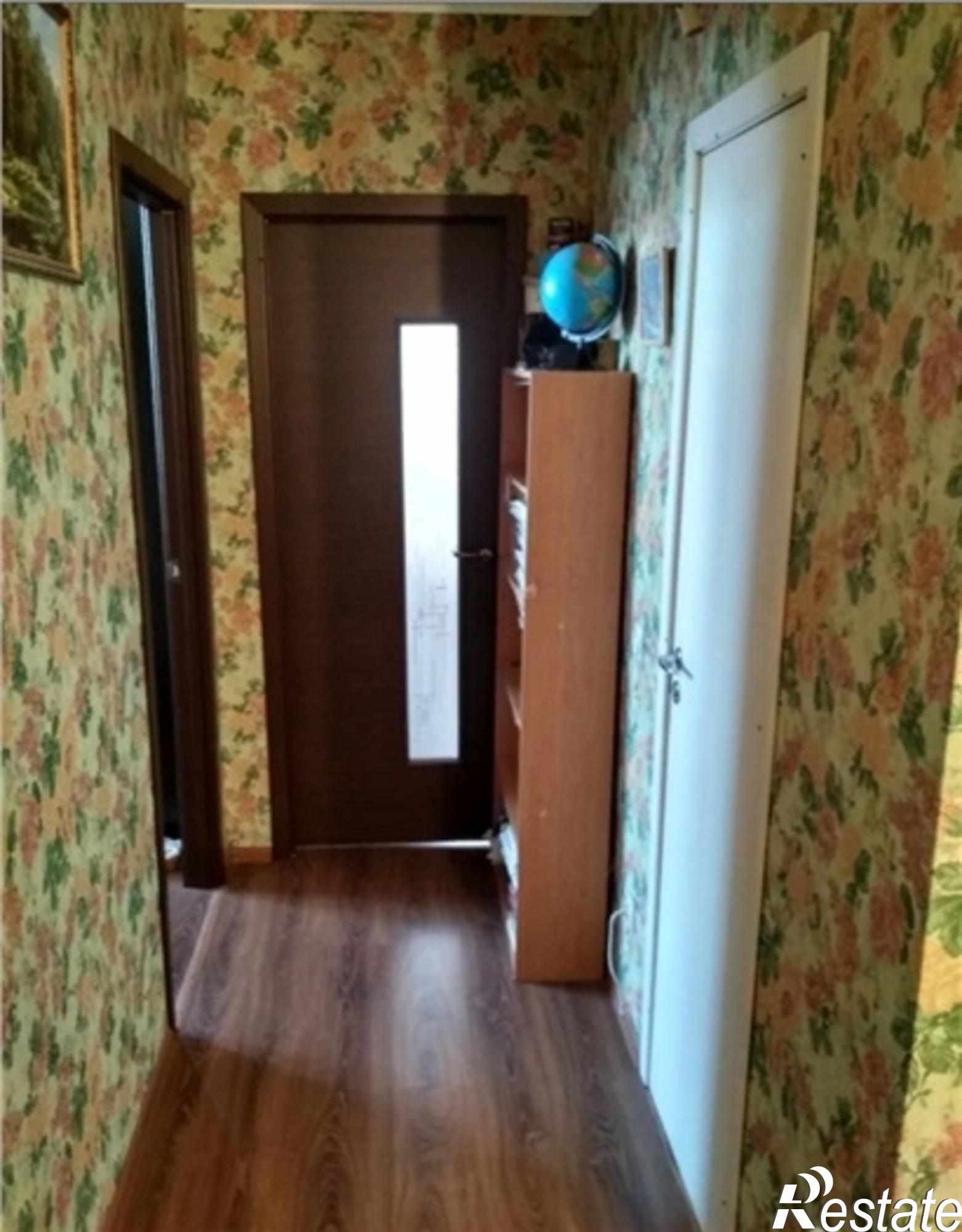 Купить квартиру за 2 400 000 рублей на Комарова улица, 132