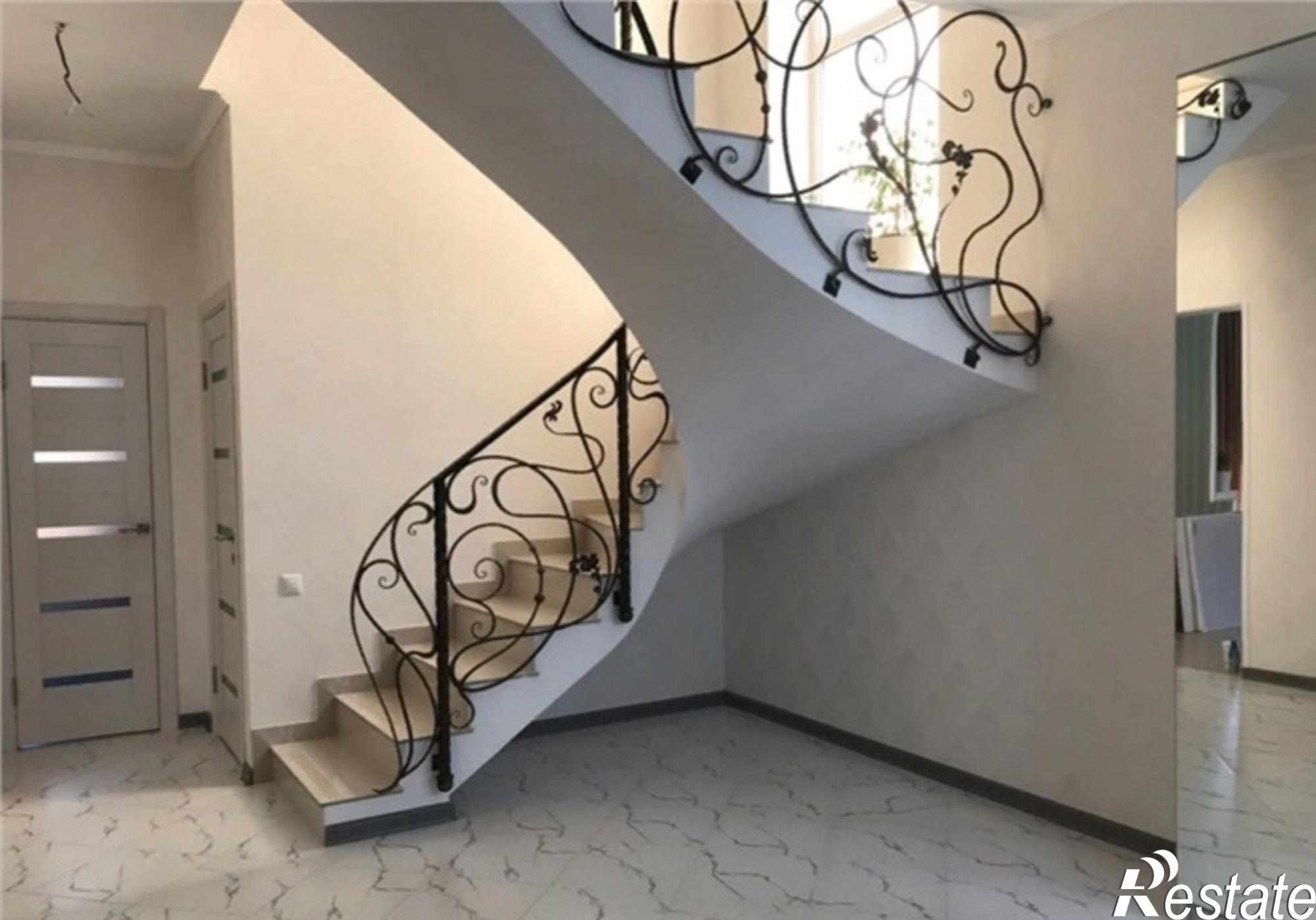 Купить дачу, дом, коттедж за 12 000 000 рублей на Гайдаш улица, 897