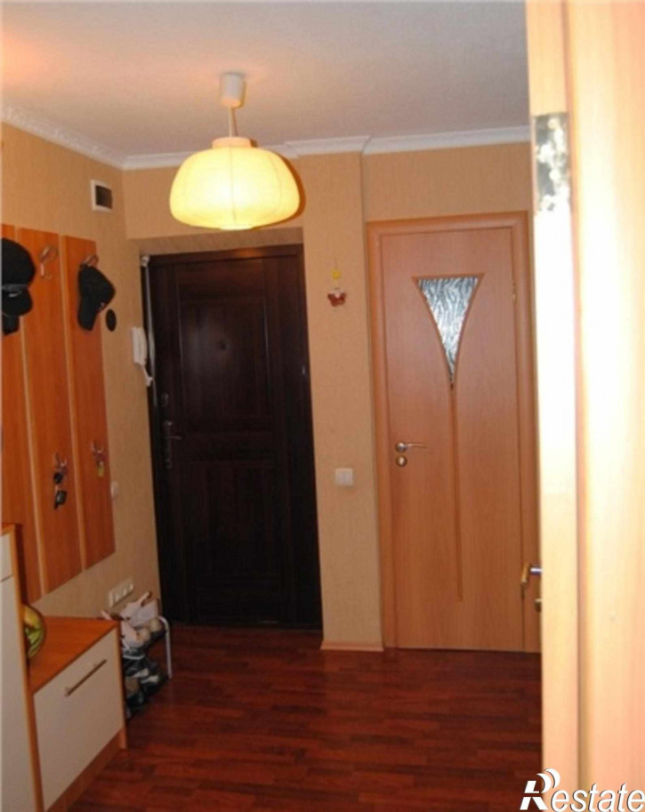 4-комн квартира Матросова улица, 111