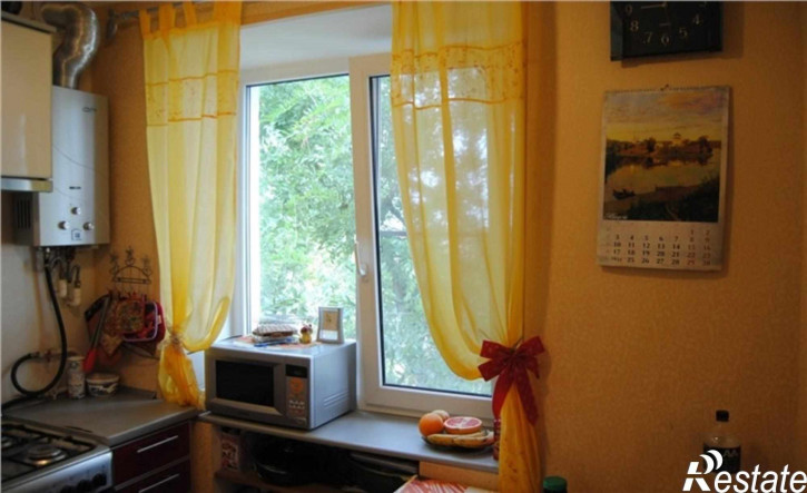 4-комн квартира Матросова улица, 111