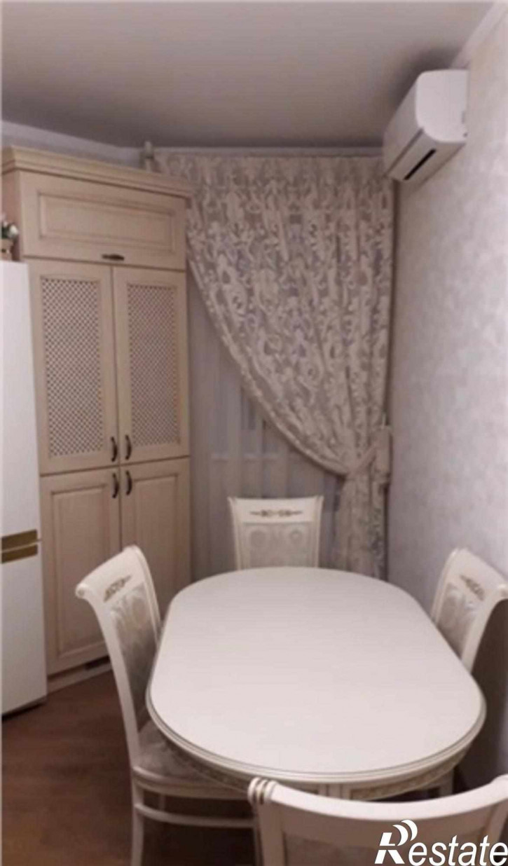 2-комн квартира Урицкого улица, 1090