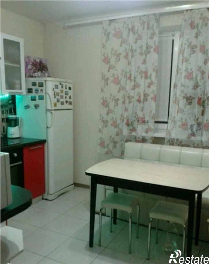 2-комн квартира половинко улица, 1010
