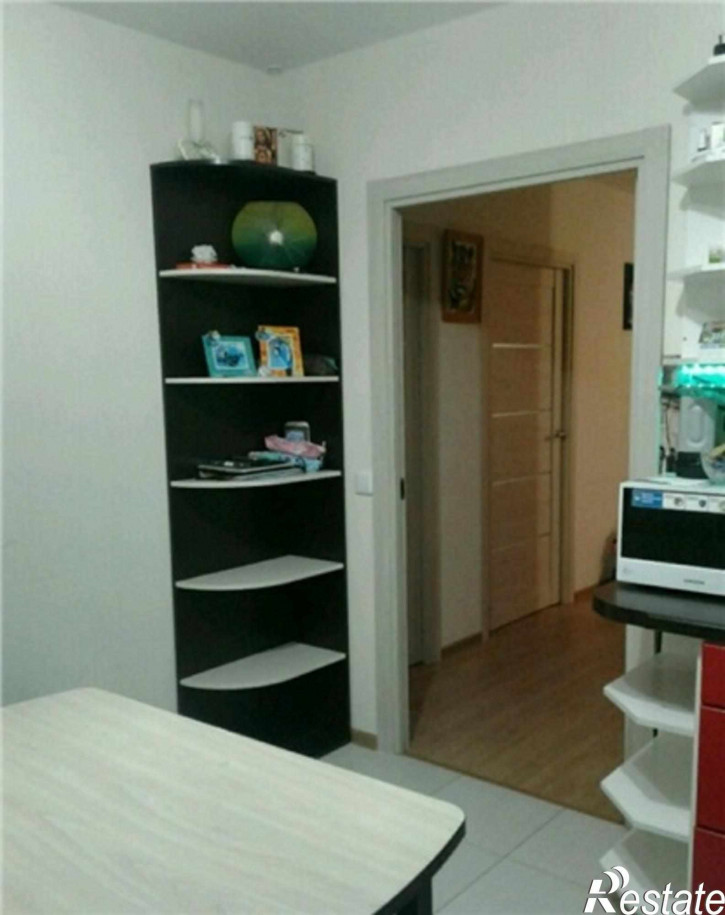 2-комн квартира половинко улица, 1010
