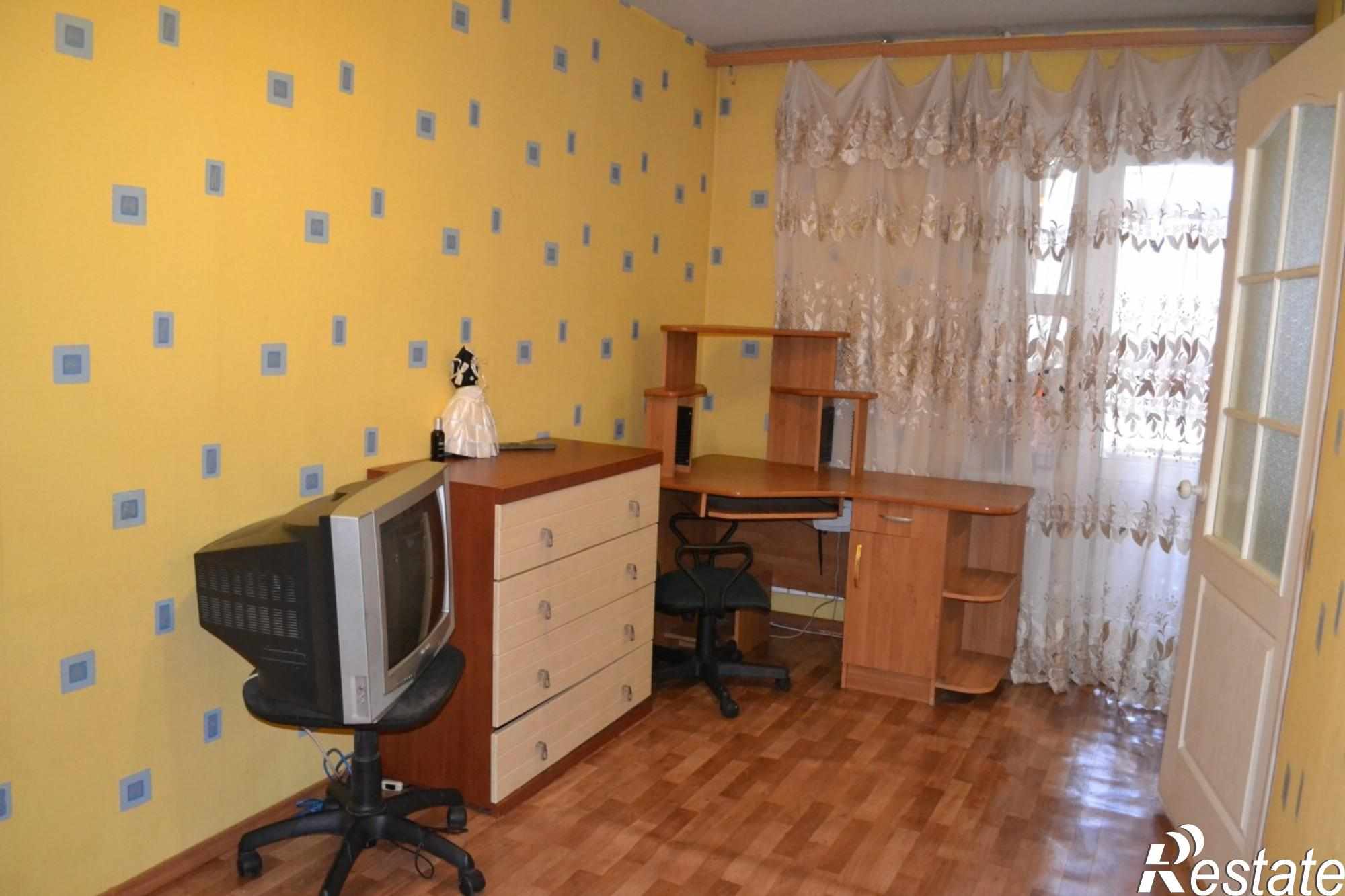 Купить квартиру за 2 500 000 рублей на Вятская улица