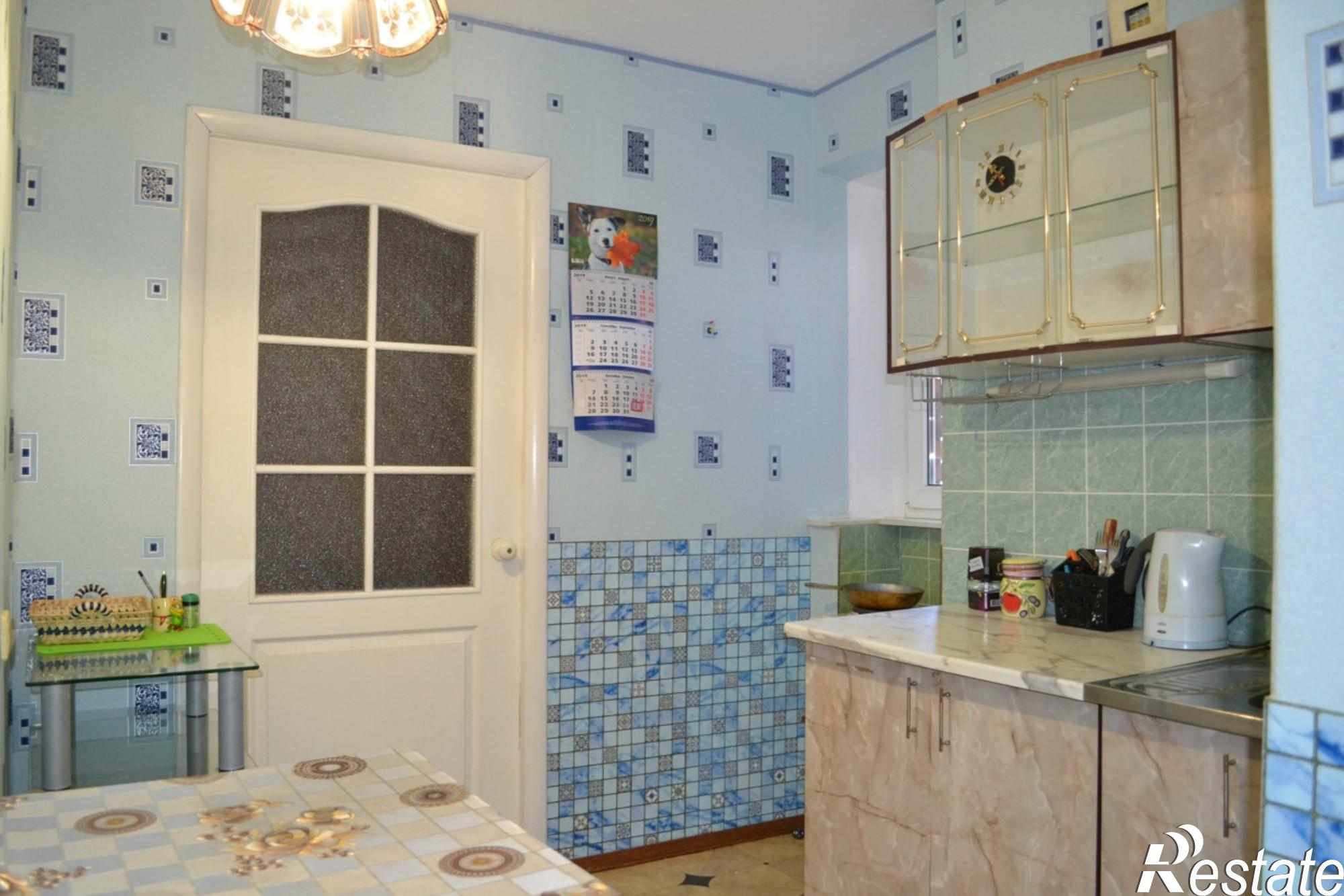 Купить квартиру за 2 500 000 рублей на Вятская улица