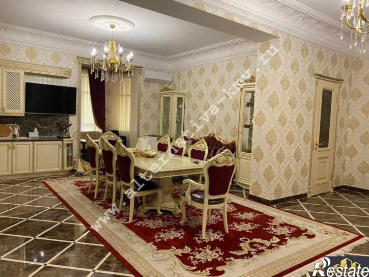 3-комн квартира Чкалова ул.