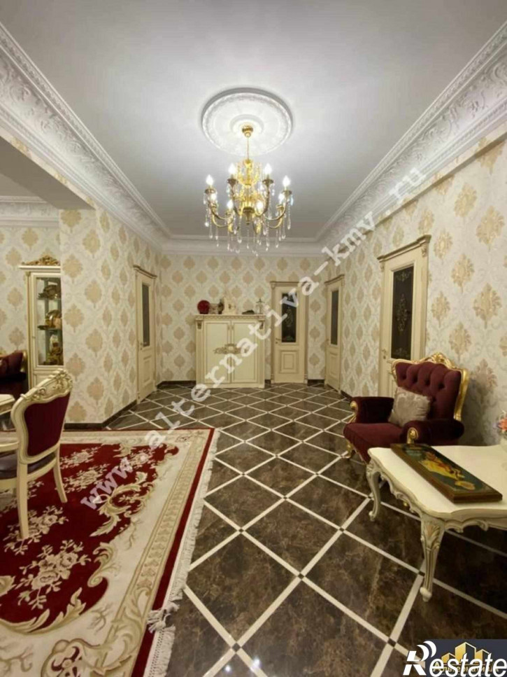3-комн квартира Чкалова ул.