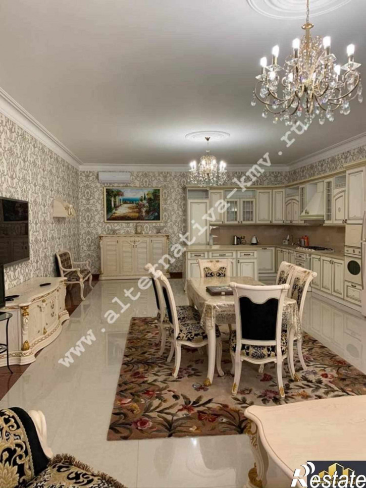 3-комн квартира Чкалова ул.