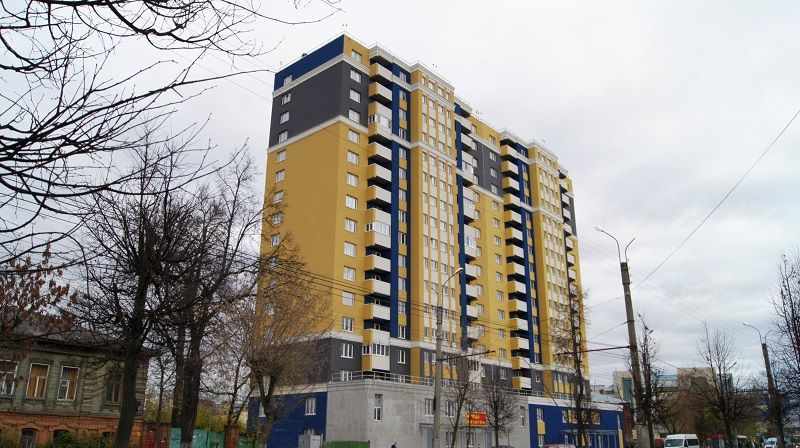 на ул. Ермака,10