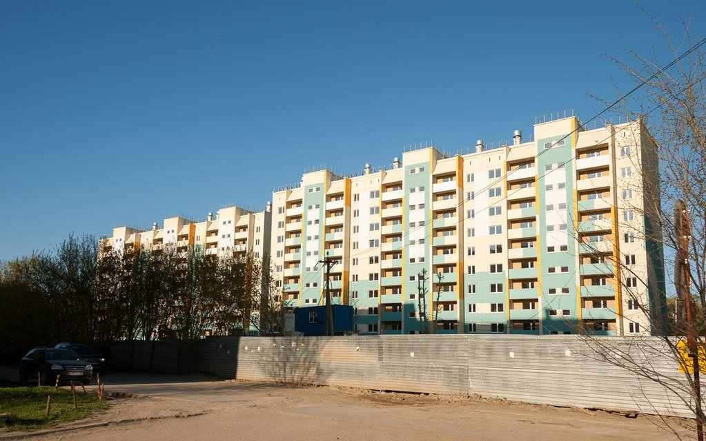 по ул. Набережная