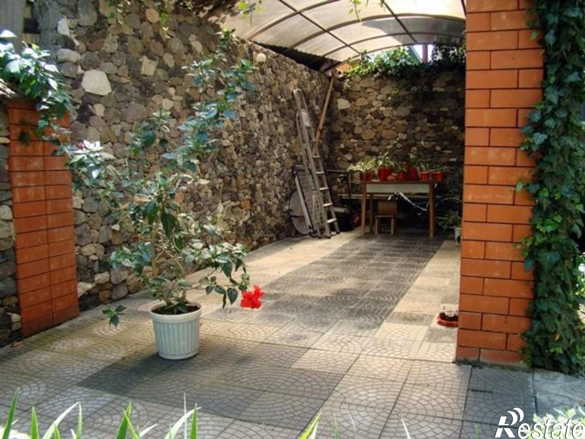 Купить дачу, дом, коттедж за 18 500 000 рублей на Нальчик