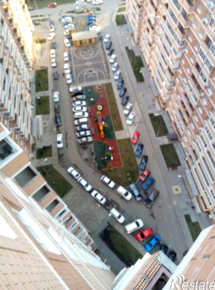 2-комн квартира Кореновская 57