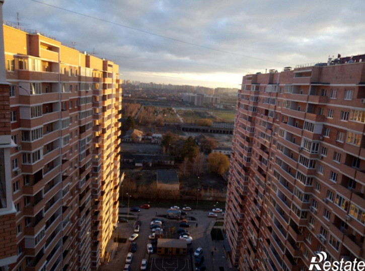 2-комн квартира Кореновская 57