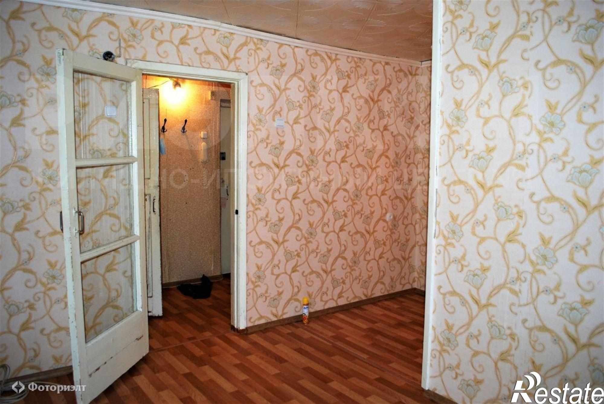 Купить комнату за 530 000 рублей на Комарова ул, 146