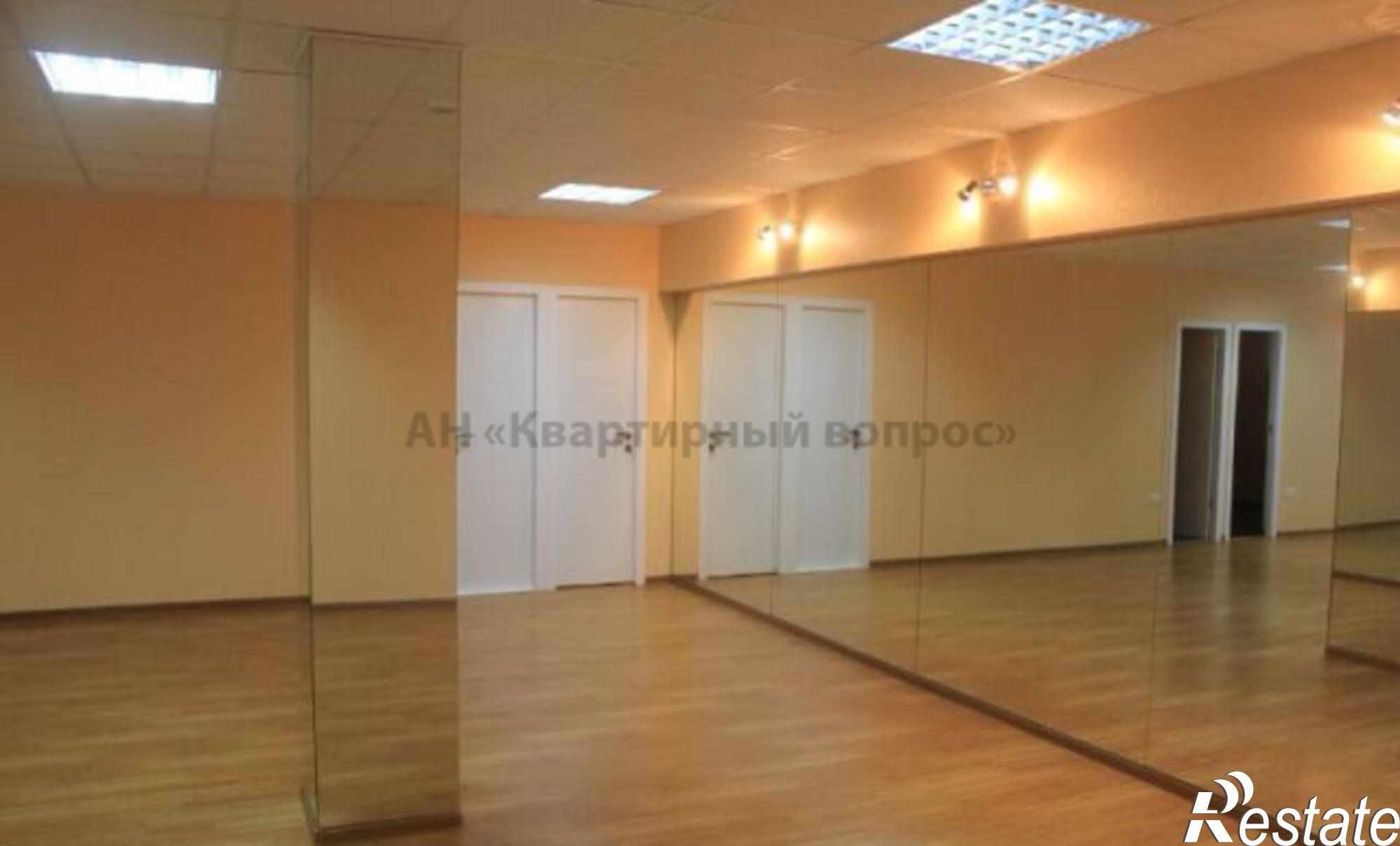 Купить помещение свободного назначения за 3 600 000 рублей на Лазурная ул, 18
