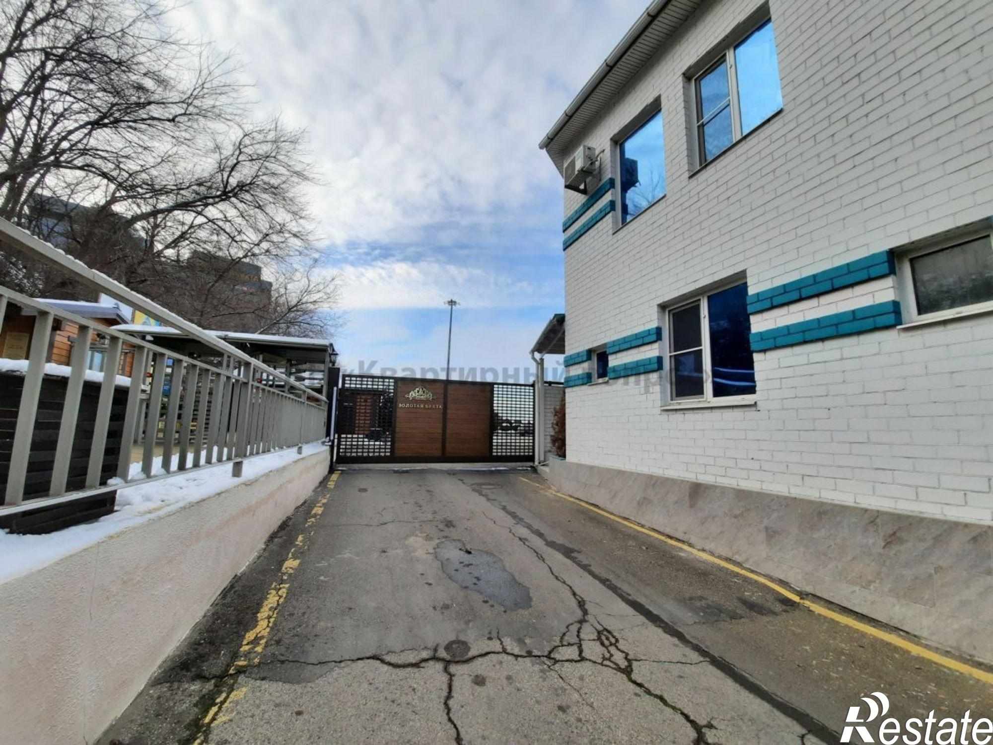 Купить гараж, место в паркинге за 12 500 000 рублей на Кордонный пер