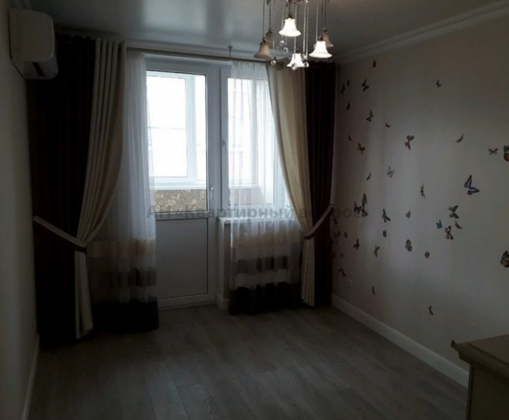 3-комн квартира Крылова ул, 15