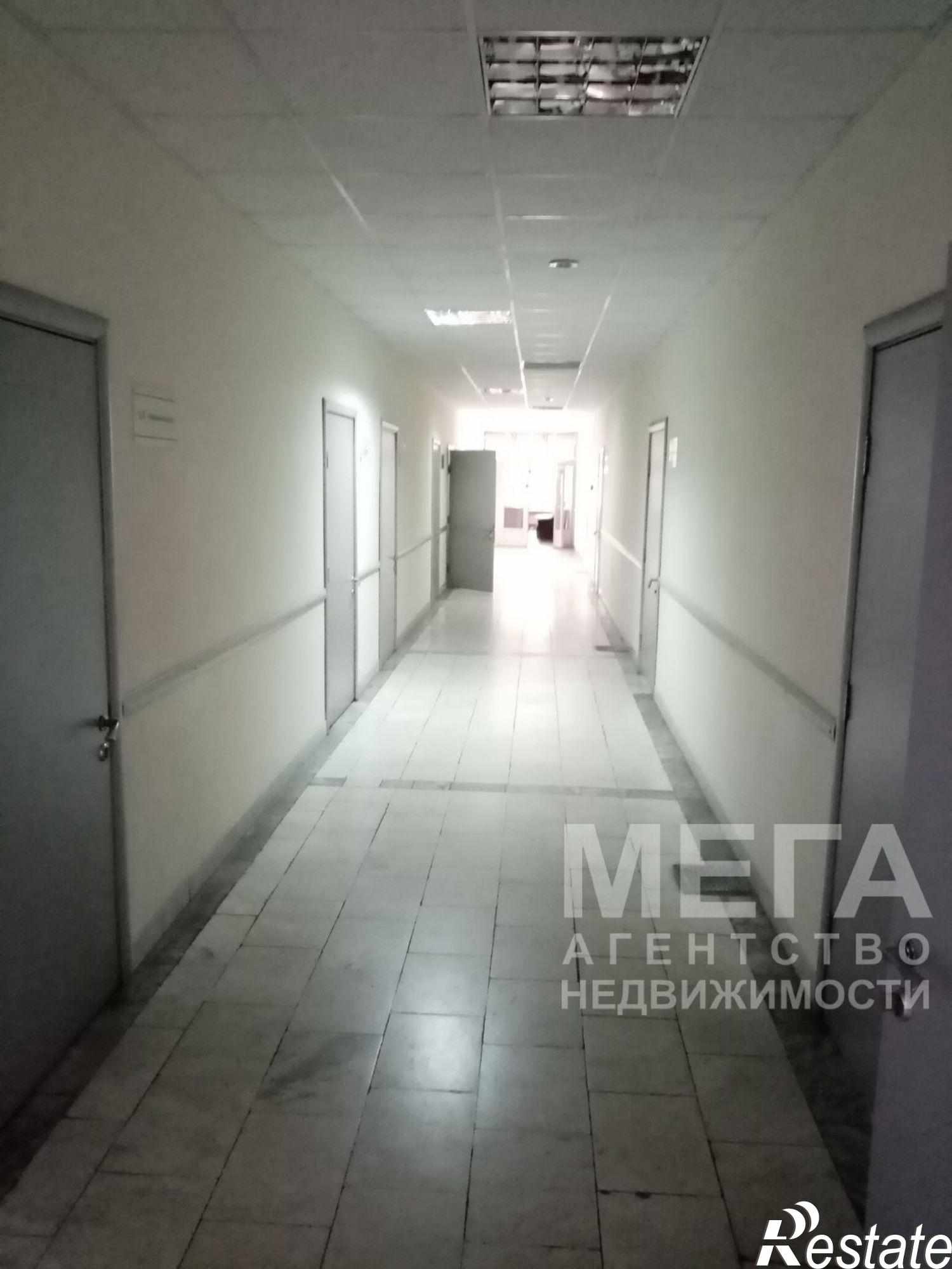 Сдать офис, помещение под офис за 30 000 рублей на Революции пл, 7