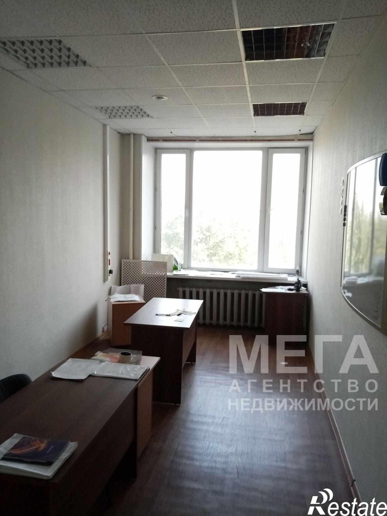 Сдать офис, помещение под офис за 30 000 рублей на Революции пл, 7