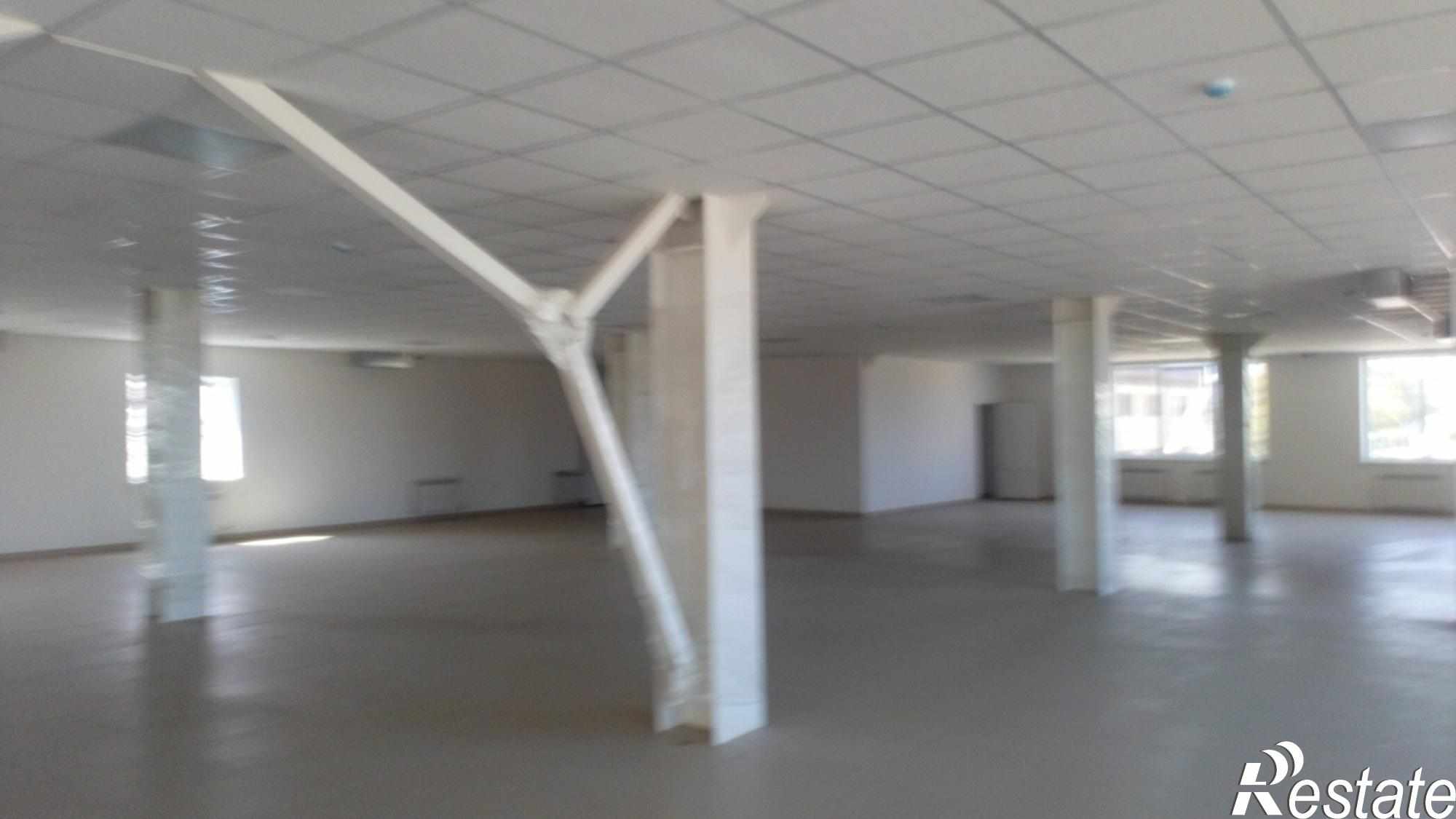 Сдать торговое помещение за 180 000 рублей на ул. Ударников, д. 92а
