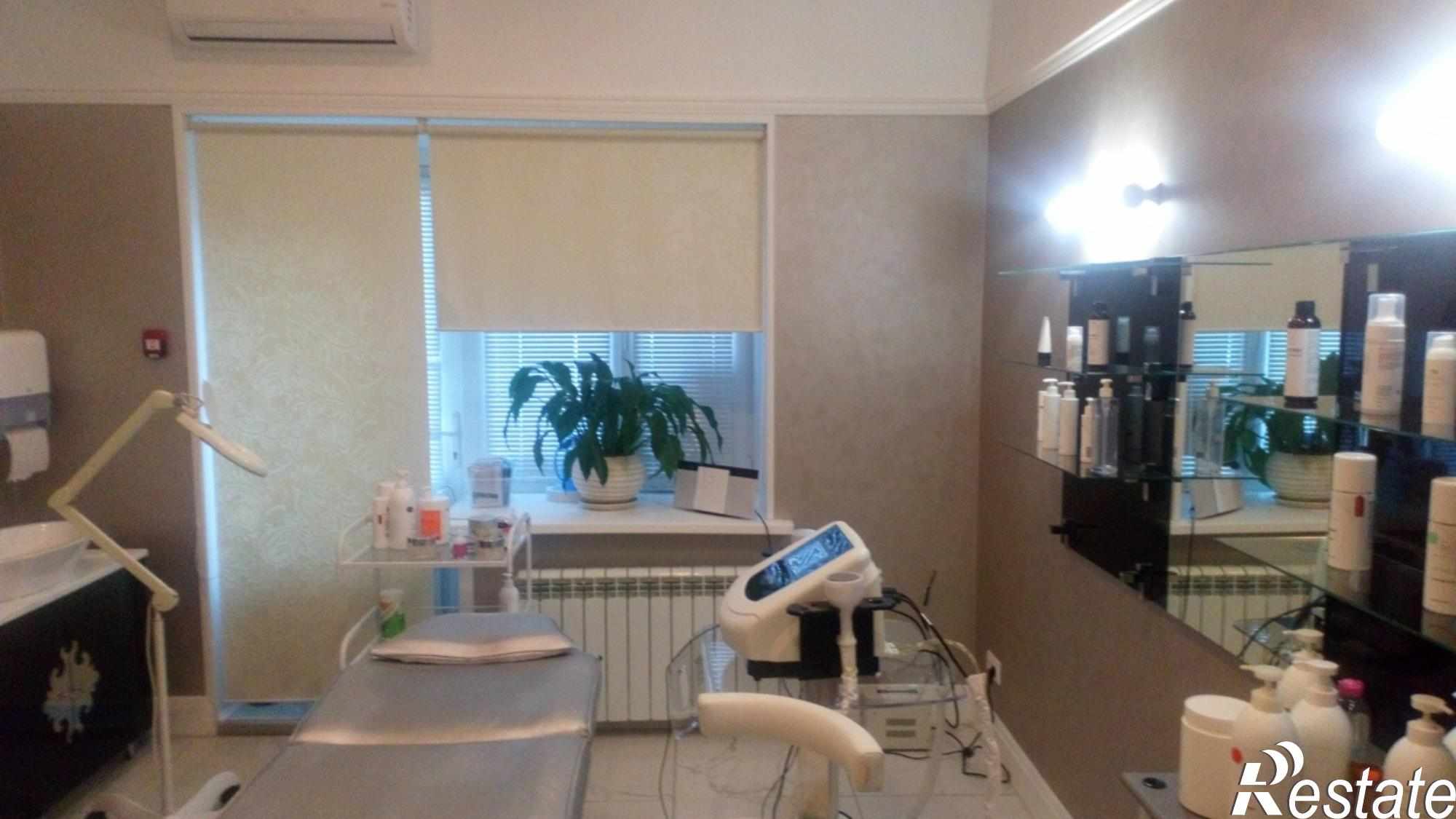 Купить торговое помещение за 10 150 000 рублей на Замятина, д. 3