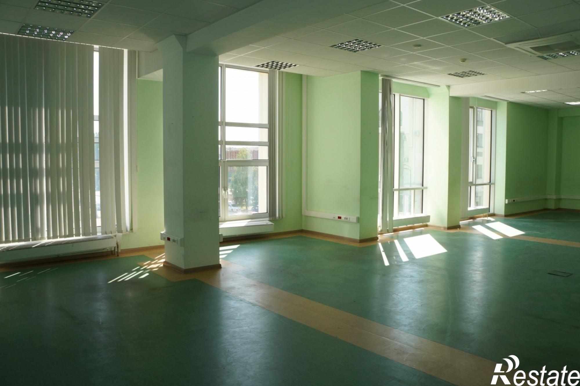 Сдать офис, помещение под офис за 640 000 рублей на пл. Петра Великого, д. 3