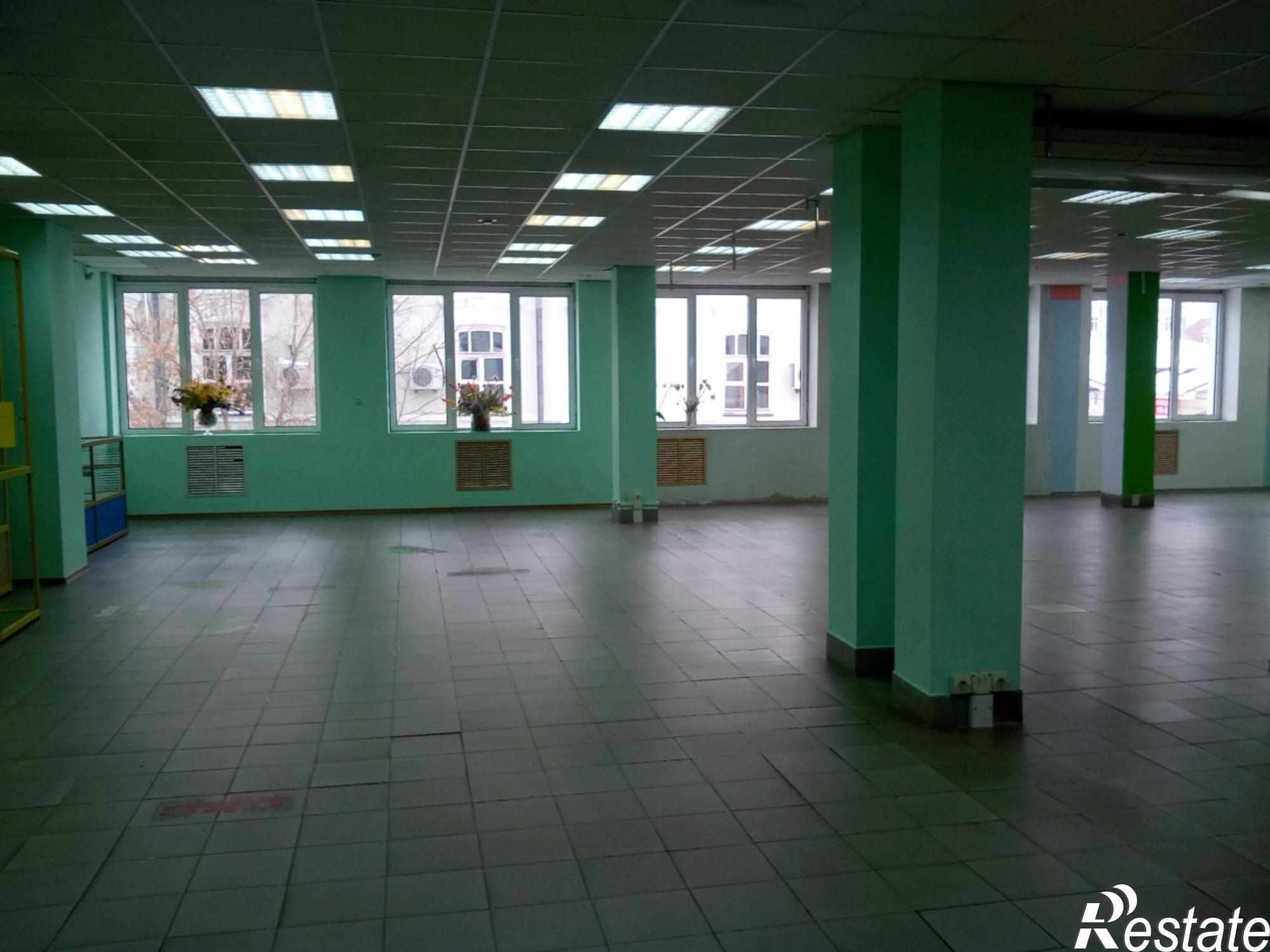 Сдать торговое помещение за 3 750 000 рублей на ул Урицкого, 3