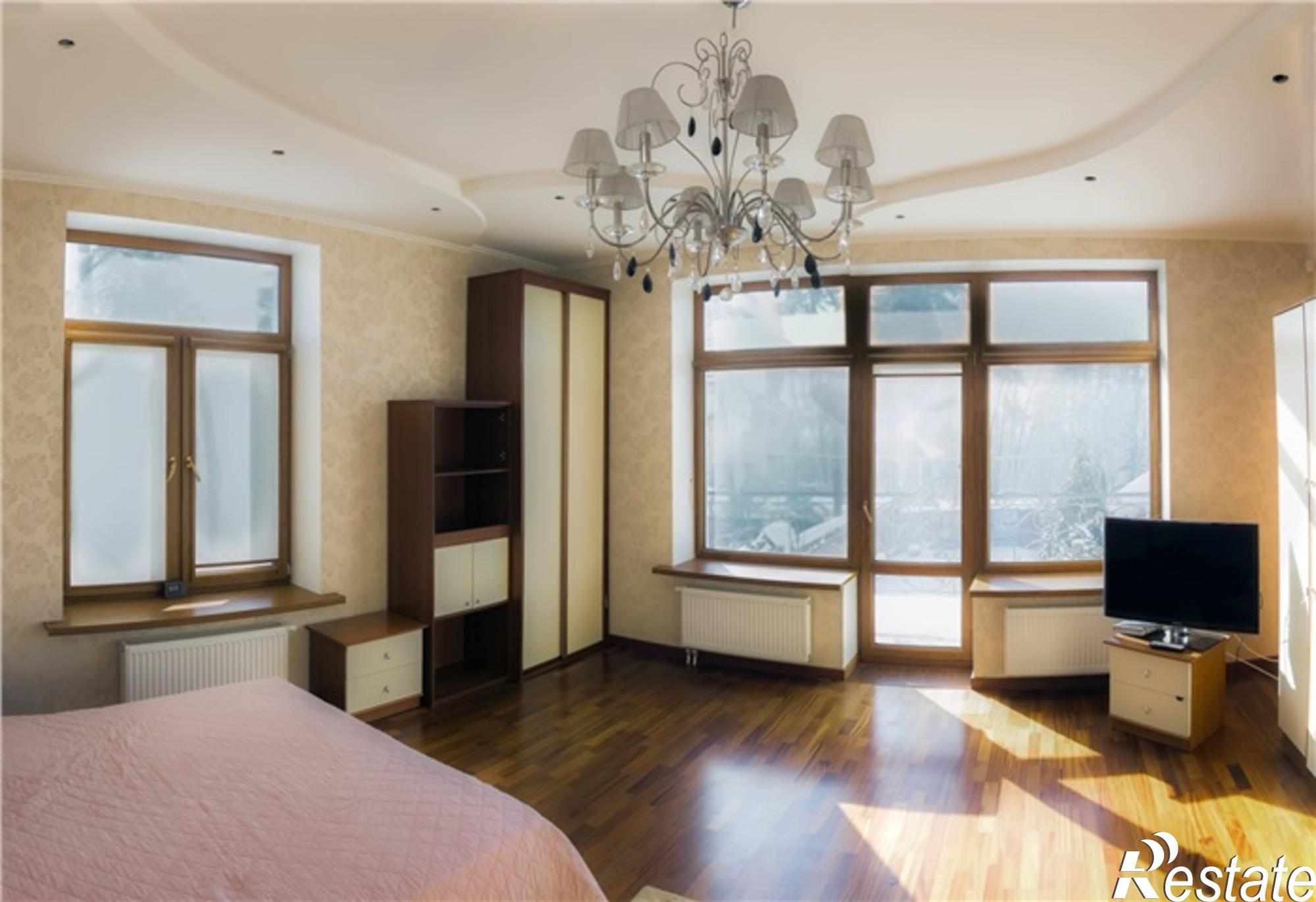 Купить дачу, дом, коттедж за 53 000 000 рублей на Комзина улица