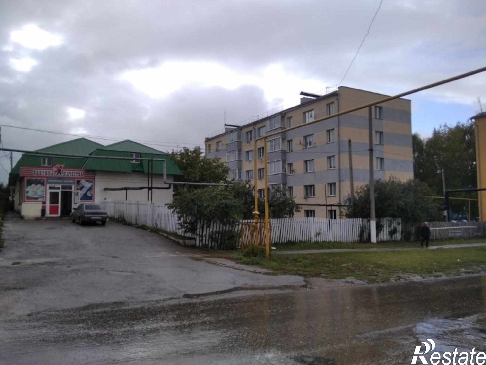 Сдать торговое помещение за 28 260 рублей на 70 лет октября, 37а