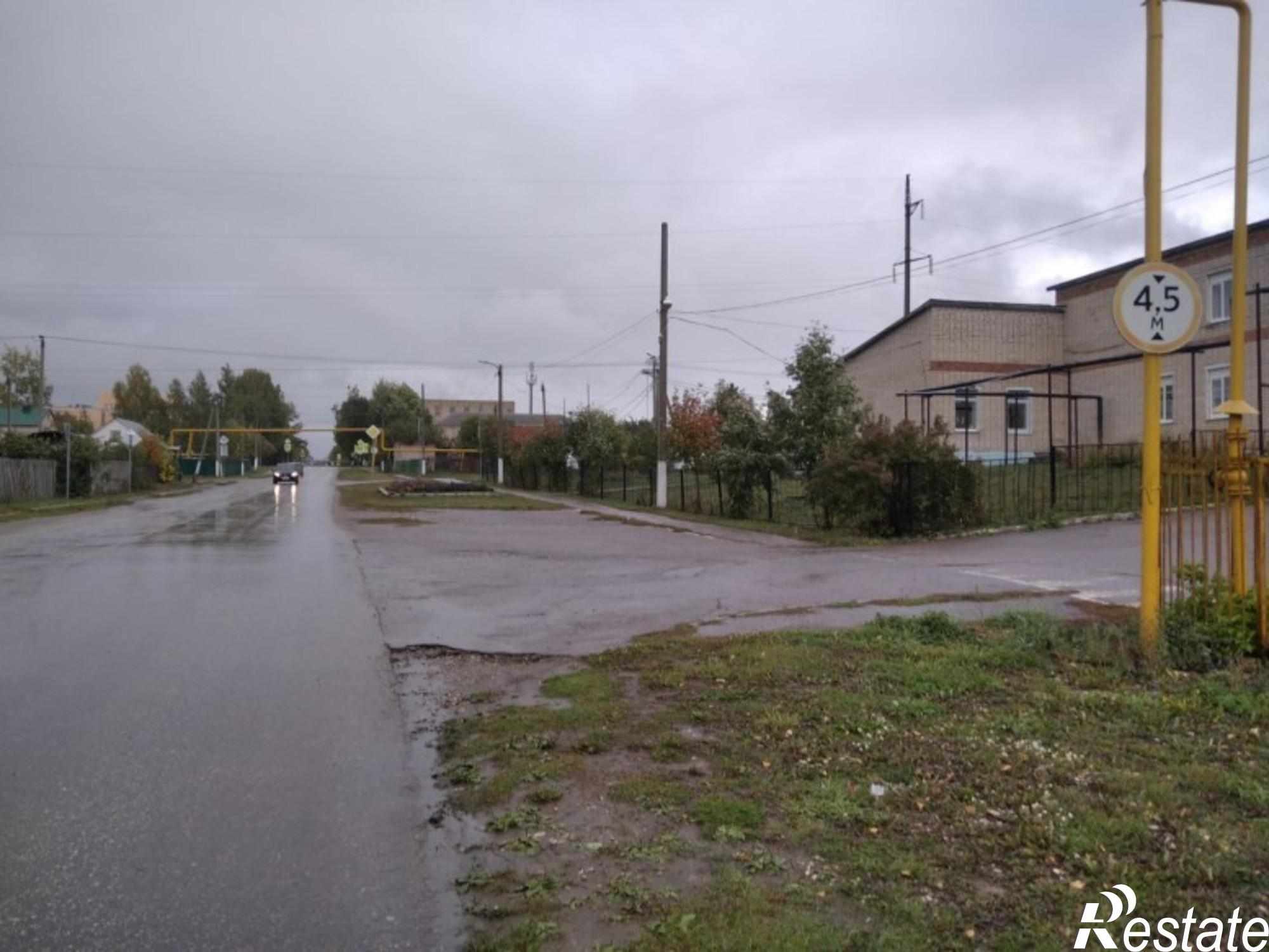 Сдать торговое помещение за 28 260 рублей на 70 лет октября, 37а
