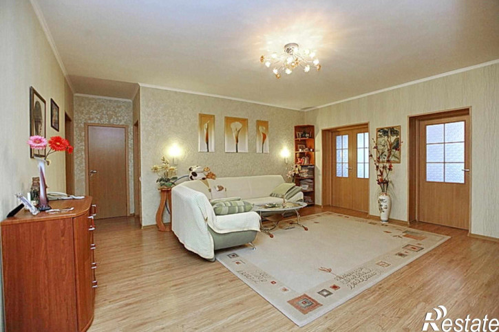 4-комн квартира ул. Германа Титова, д. 13А