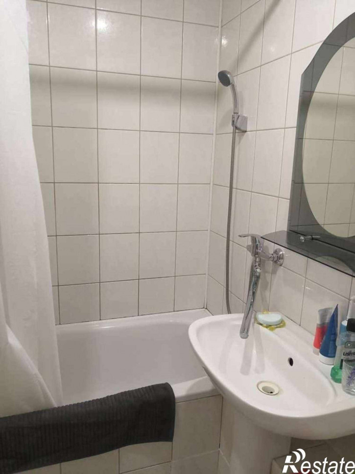 2-комн квартира Парижской Коммуны улица, 1