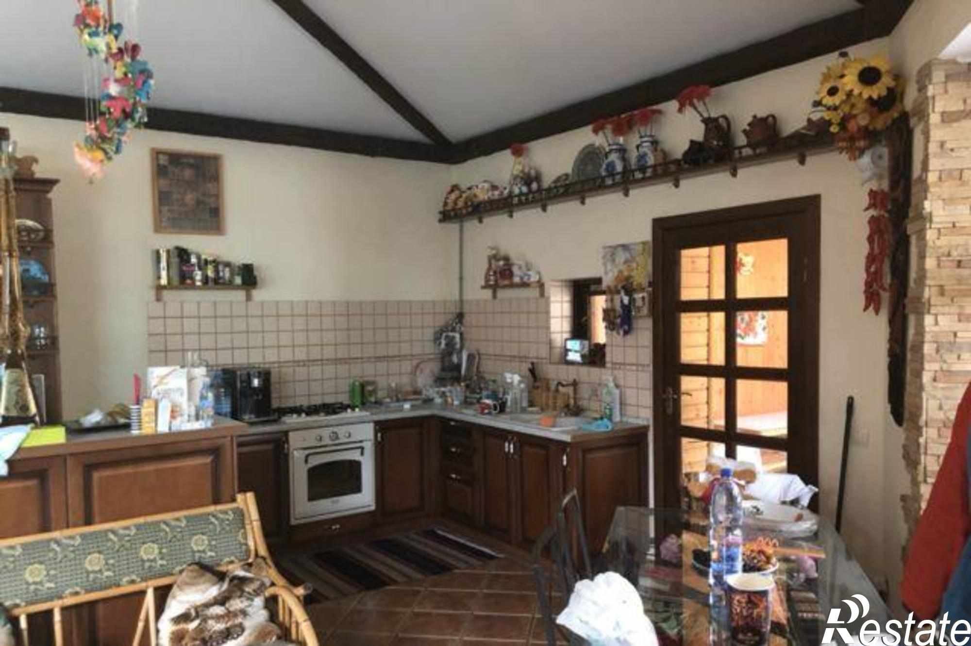 Купить дачу, дом, коттедж за 20 000 000 рублей на Кропоткина ул, 203