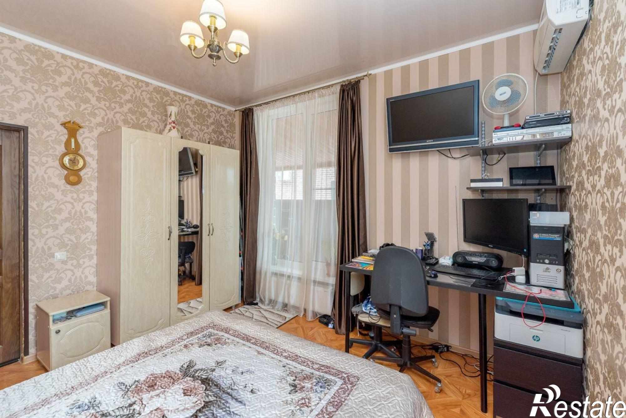 Купить дачу, дом, коттедж за 15 000 000 рублей на Корчагинцев ул, 2/2
