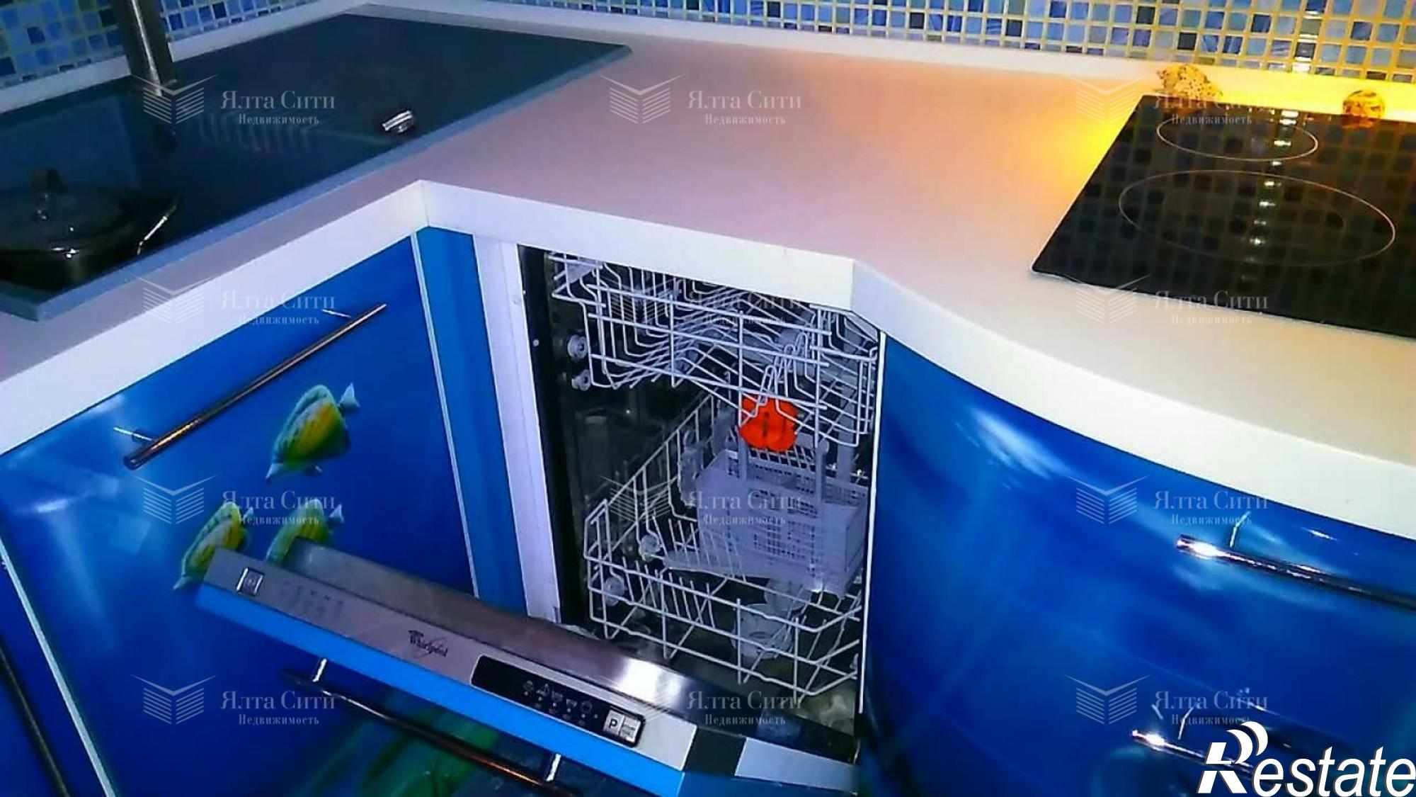 Купить квартиру за 20 000 000 рублей на Блюхера ул., 48