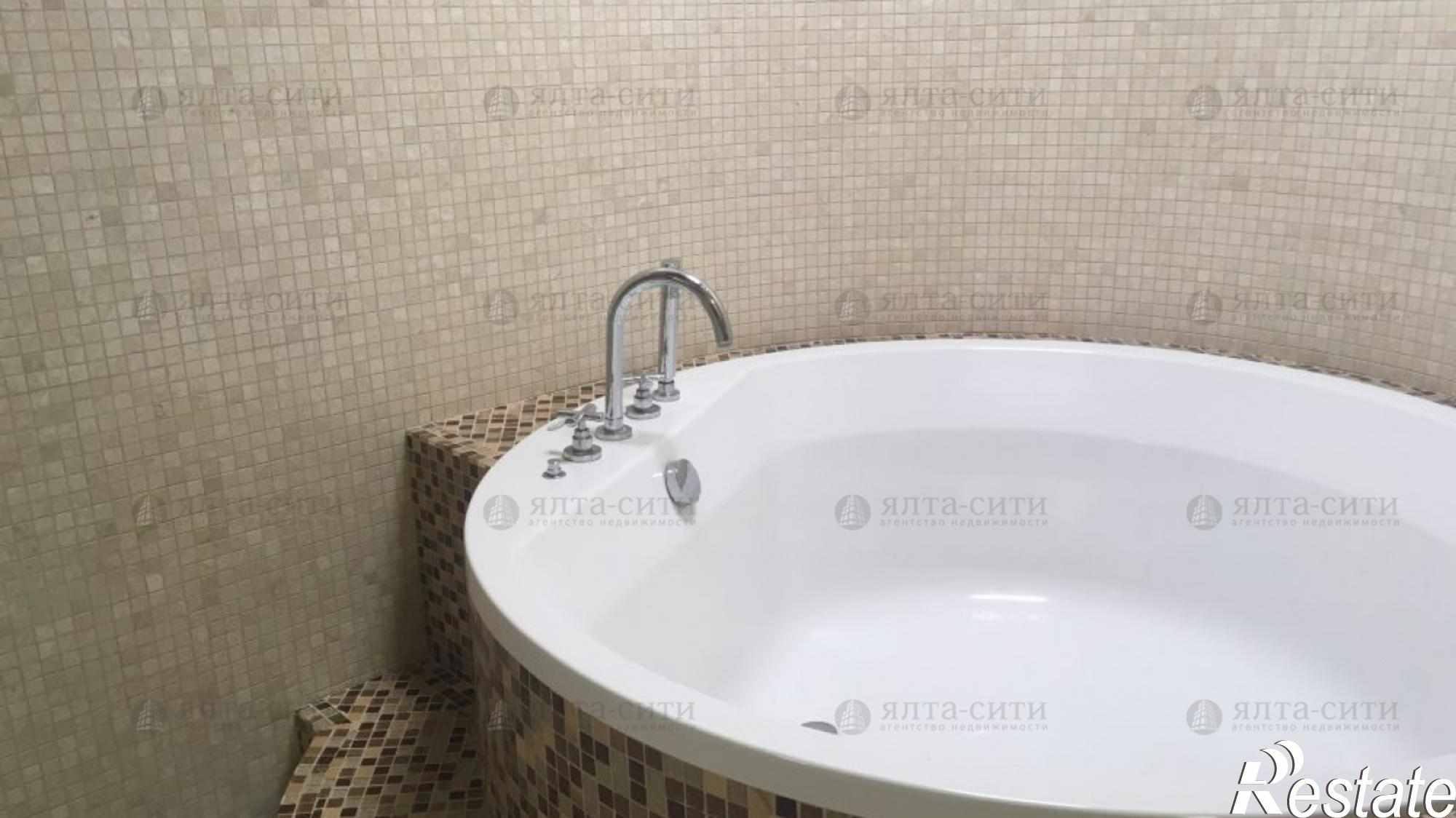 Купить квартиру за 21 578 800 рублей на Радужная ул., 2