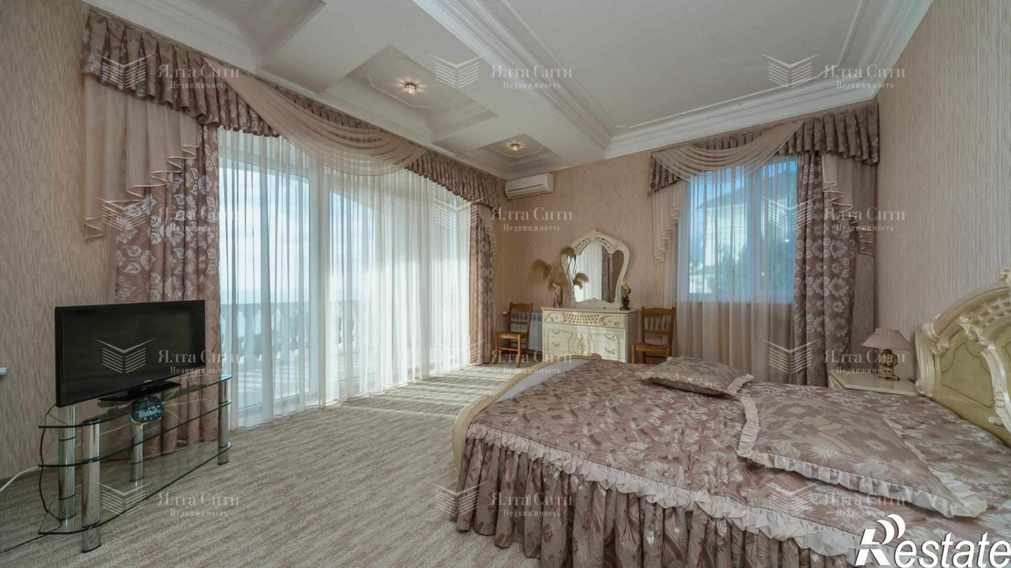 Купить дачу, дом, коттедж за 295 000 000 рублей на Лесная ул., 18