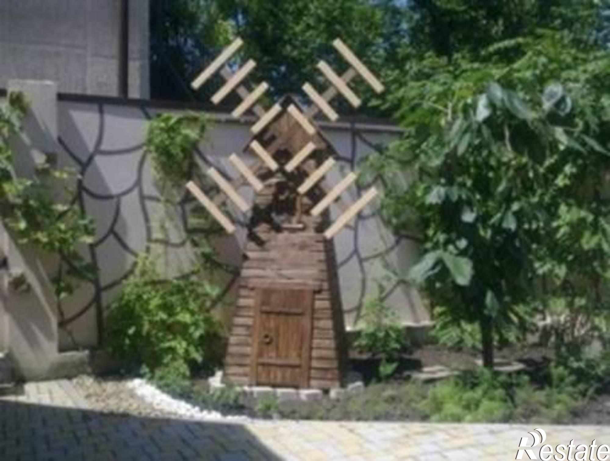 Купить дачу, дом, коттедж за 40 000 000 рублей на Район СШ № 4