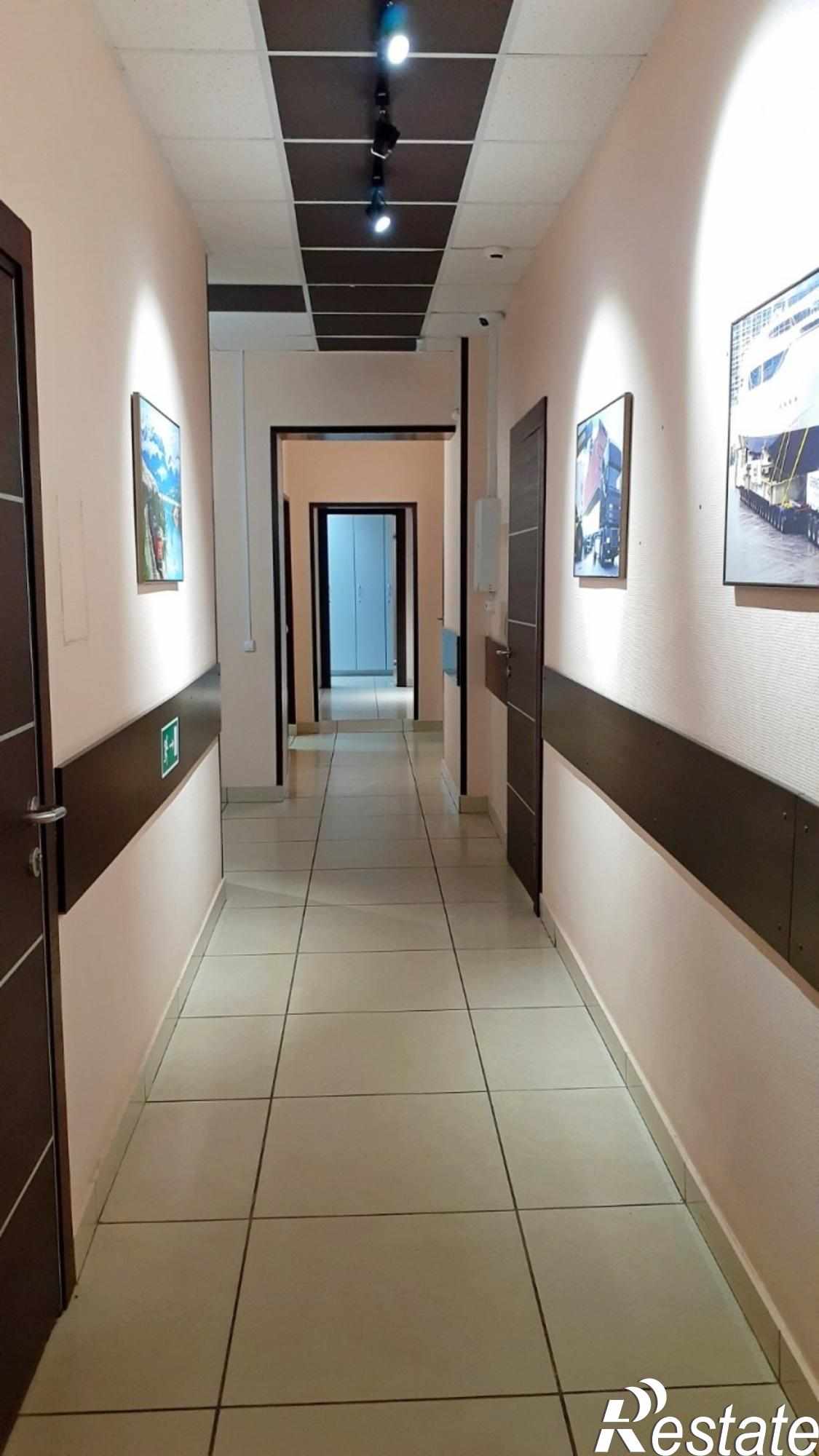 Сдать офис, помещение под офис за 305 000 рублей на А.С.Большева ул., 5