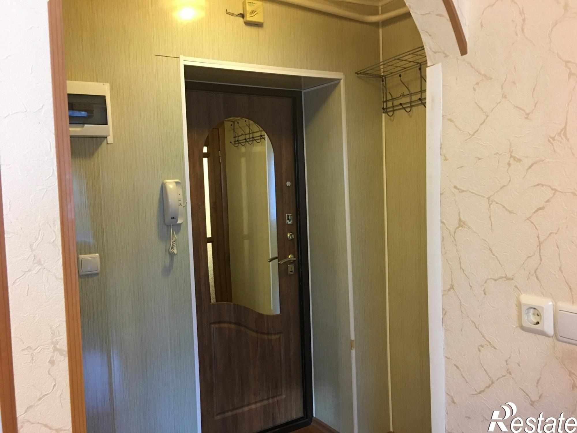Сдать квартиру за 10 000 рублей на Шинников ул., 26