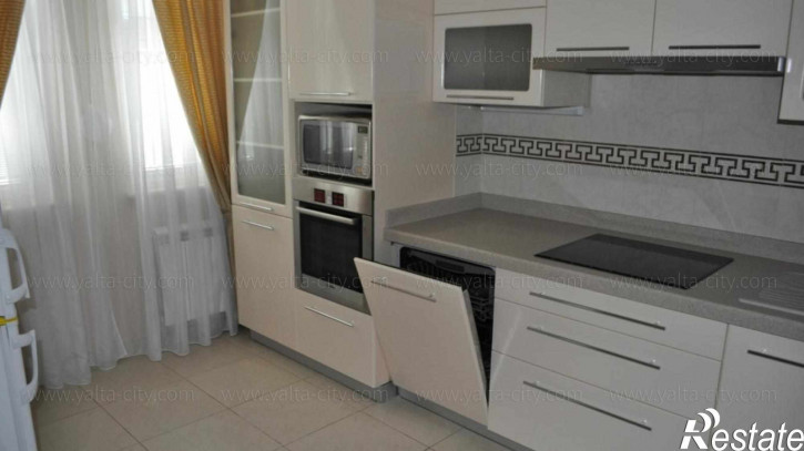 4-комн квартира Ленина ул., 13