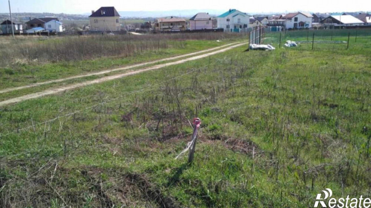 Земельный участок п. Пятихатки