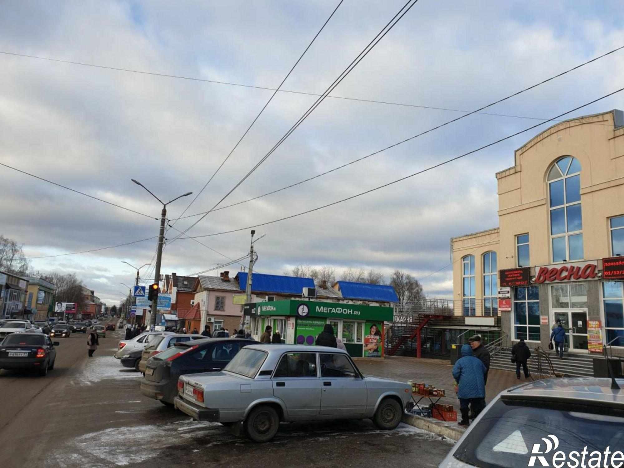 Сдать торговое помещение за 225 000 рублей на Революции ул, 2