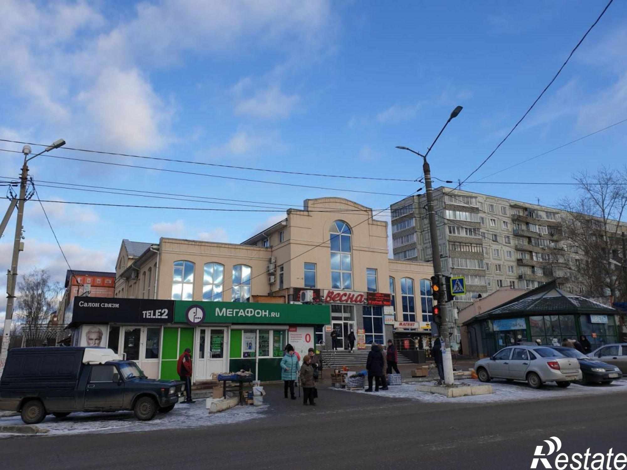 Сдать торговое помещение за 225 000 рублей на Революции ул, 2