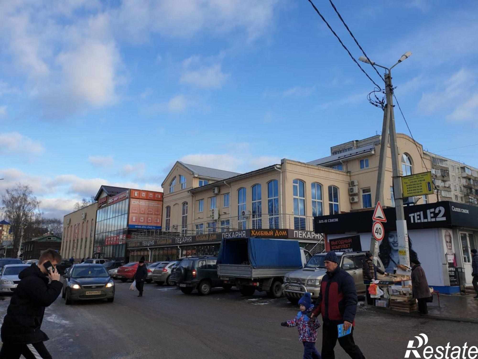 Сдать торговое помещение за 225 000 рублей на Революции ул, 2