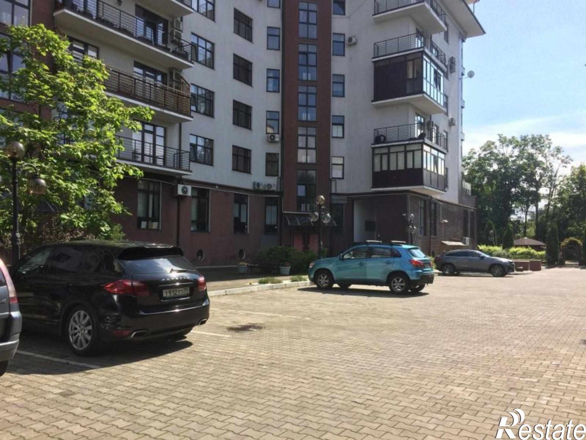 Купить квартиру за 13 000 000 рублей на Сержанта Колоскова ул, 12