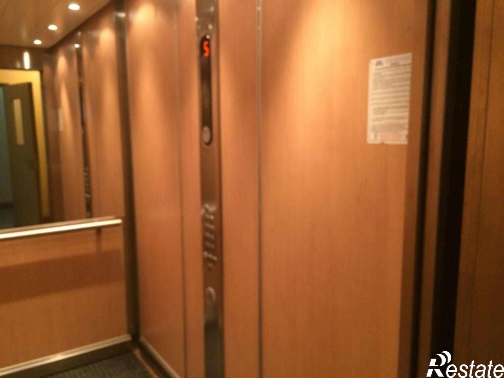 Купить квартиру за 13 000 000 рублей на Сержанта Колоскова ул, 12