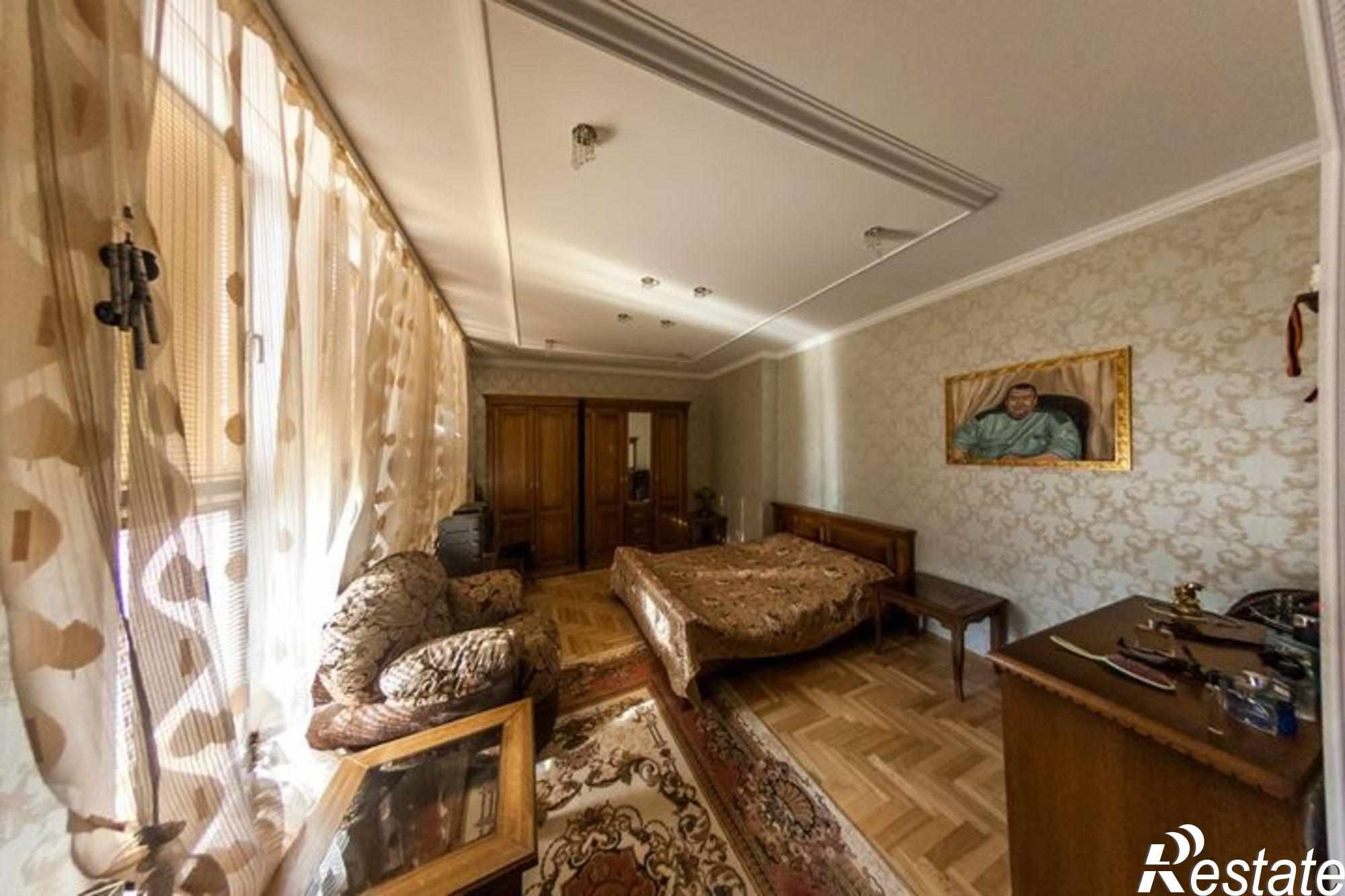 Купить квартиру за 29 000 000 рублей на Офицерская ул, 7