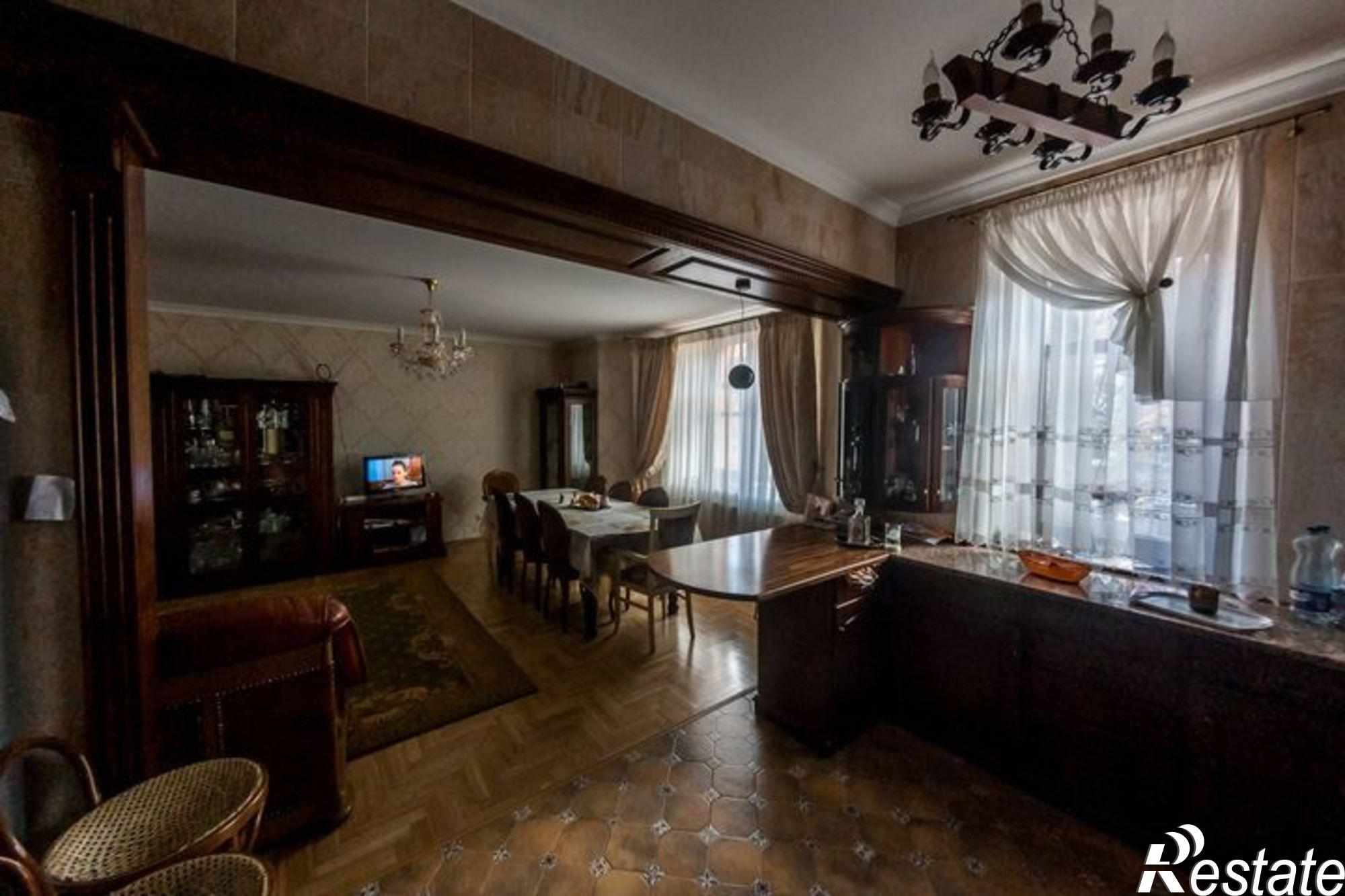 Купить квартиру за 29 000 000 рублей на Офицерская ул, 7